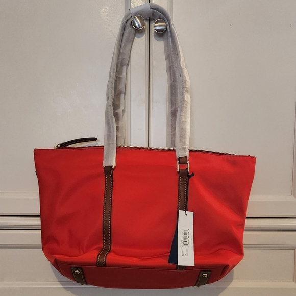 large wayfarer zip tote with accessories - Picture 5 of 9